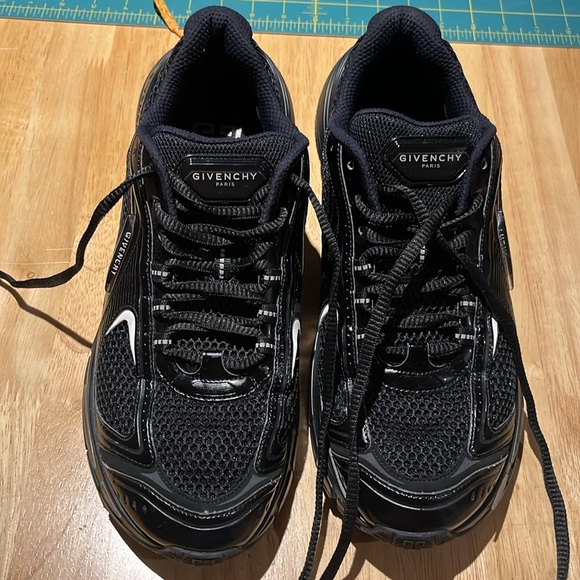 Givenchy Tk max  sneakers size11 - Picture 2 of 2